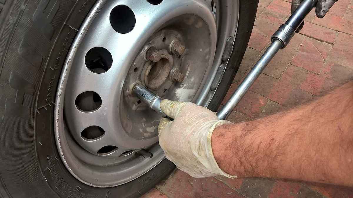 Has apretado las tuercas de tus neumáticos incorrectamente todo este tiempo