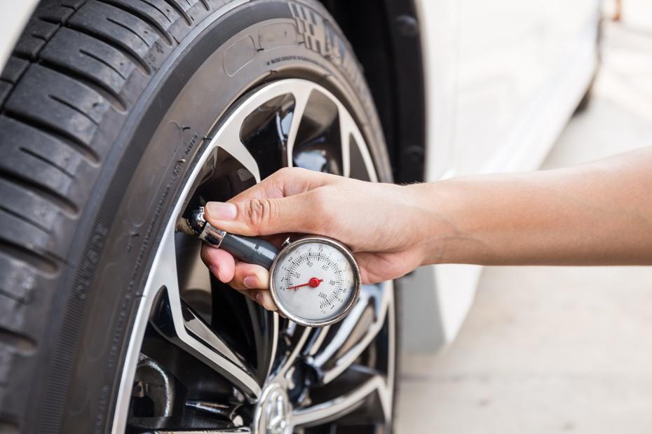 ¿Por qué mi neumático pierde presión todo el tiempo?
