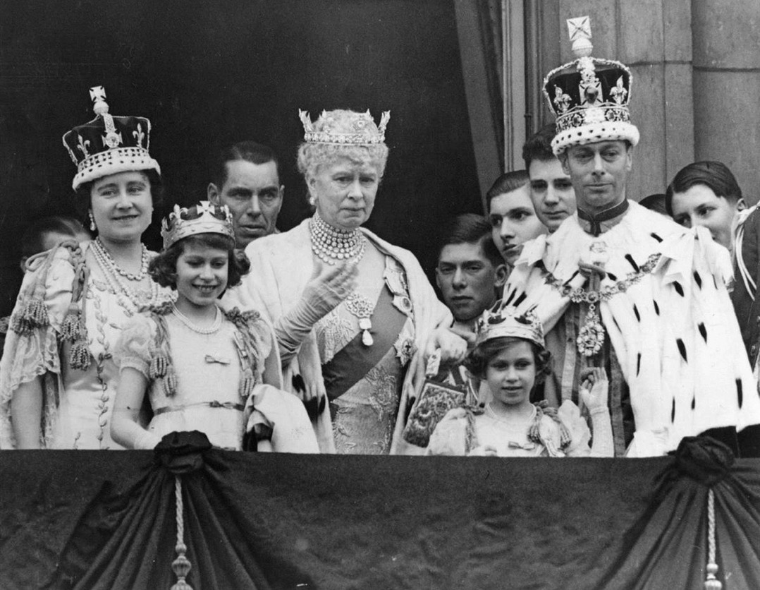 La familia real británica y “La firma”