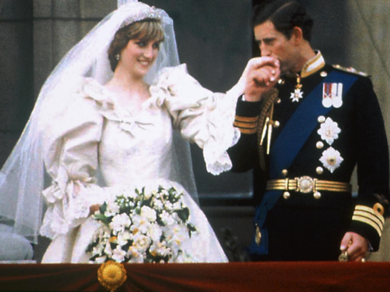 La historia detrás del Vestido de novia de Diana