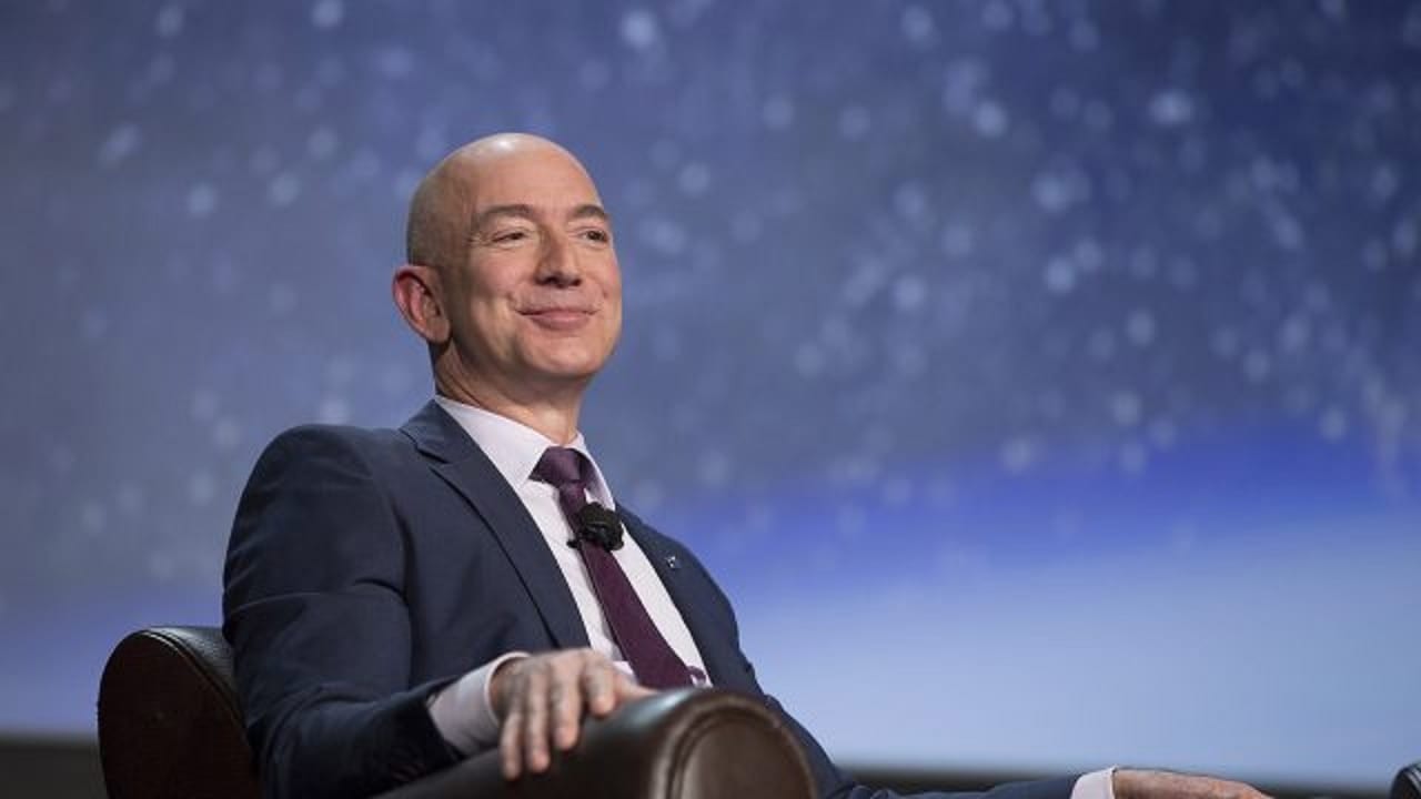 Jeff Bezos deja de ser CEO de Amazon