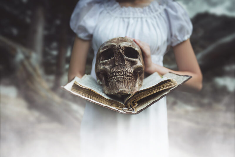 6 libros clásicos de terror que te quitarán el sueño