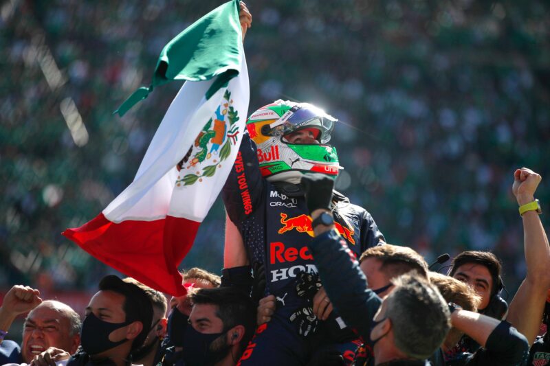 “Checo Pérez” hace historia en el Gran Premio de México