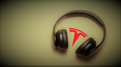 Tesla pretende expandirse: Podría fabricar audífonos, micrófonos y otros productos.